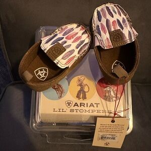 Ariat Kids Moccasins - Brown with Feather Pattern